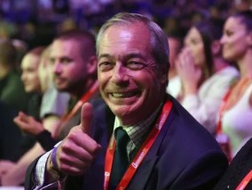 奈杰尔·法拉奇(Nigel Farage)每月收入9.7万英镑，立即成为收入最高的议员